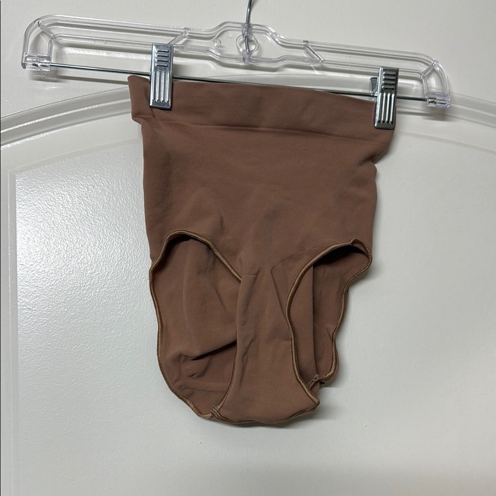 NWOT Dark Tan High-Waisted Shapewear